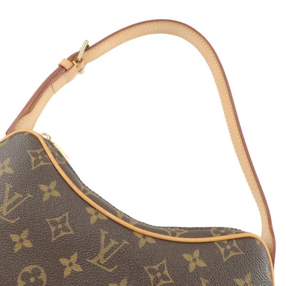 Pochette Croissant Monogram Canvas Shoulder Bag - Picture 4 of 7